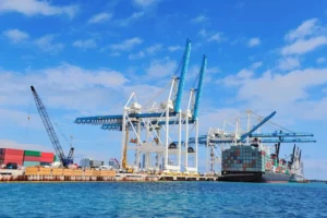 Memperkuat Ekonomi: Mendorong Ekspor dan Mengurangi Impor